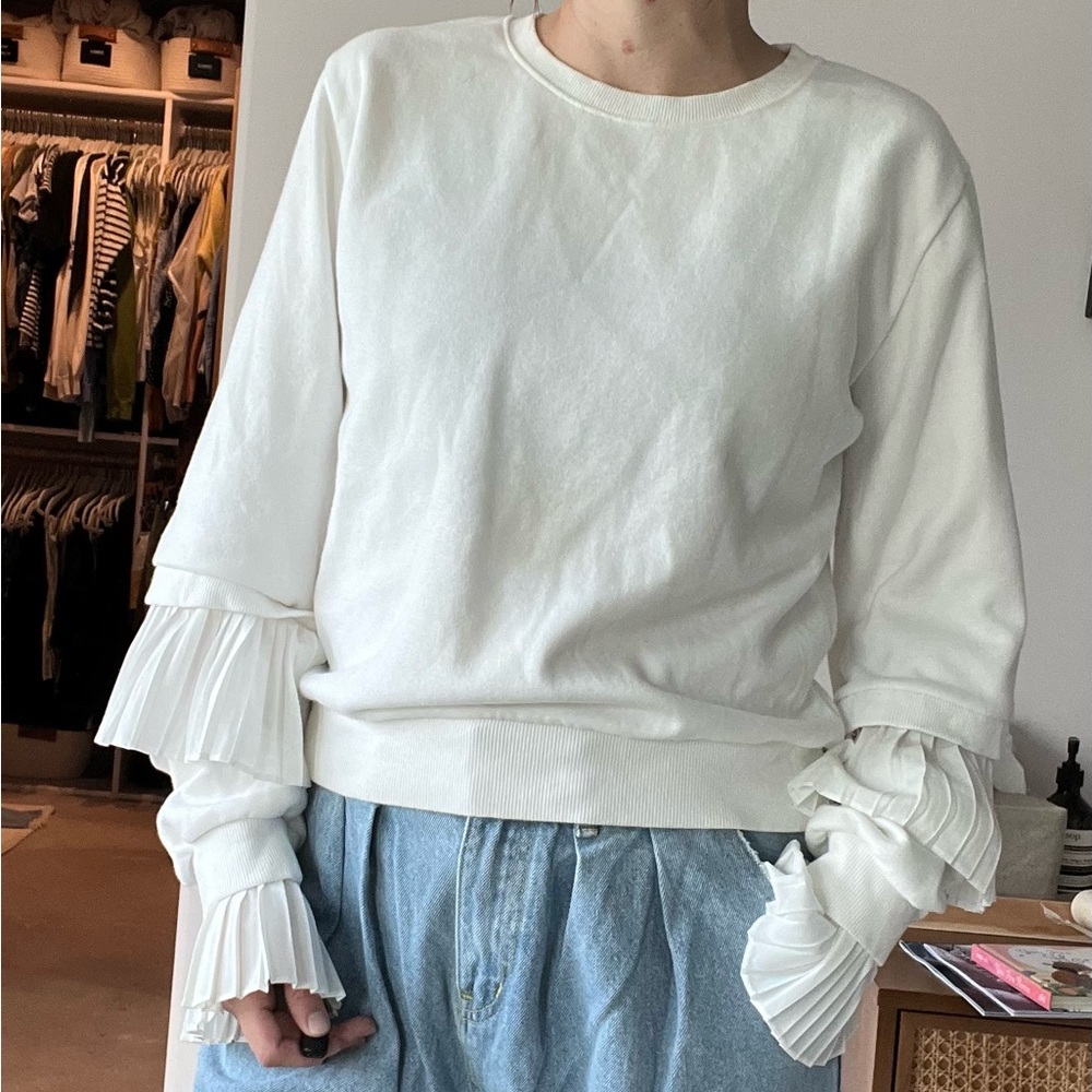Storets Frilled cuff sweat shirt suitable for casual FriYay size medium